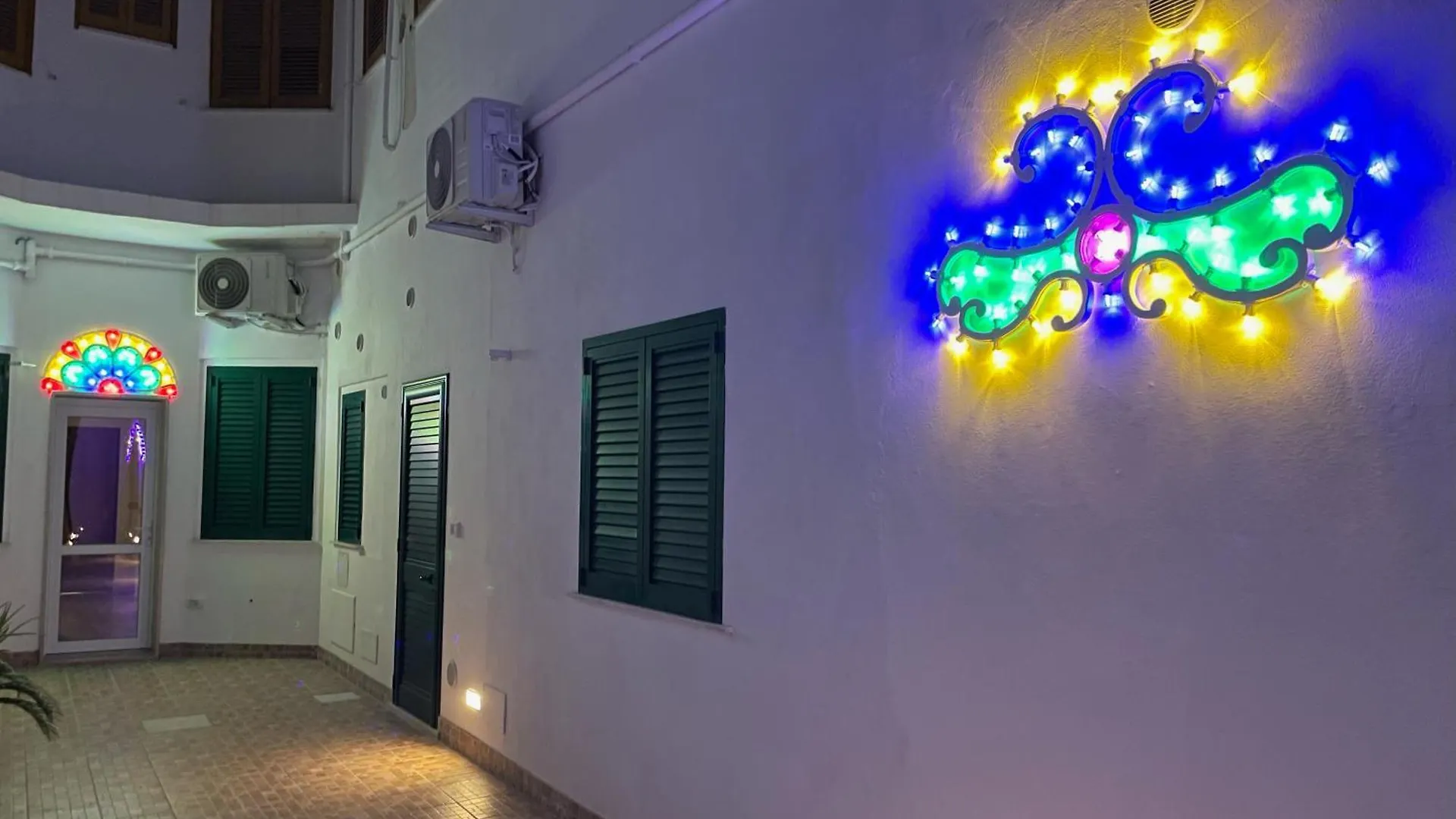 Il Cortile Dei Cantori Lecce 0*,  Italy