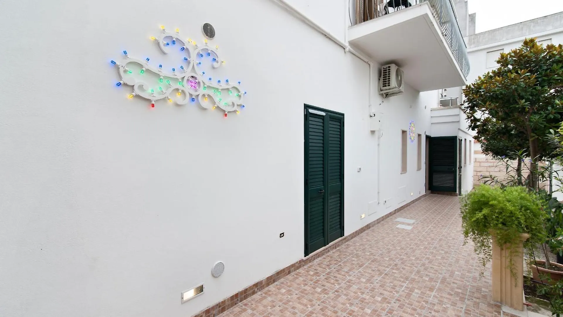 Il Cortile Dei Cantori Lecce 0*,  Italy